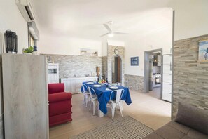 Standard Villa, Multiple Bedrooms (Villa Milon Near The Sea) | Living area | 21-inch flat-screen TV with cable channels, TV - Villa Milon Near The Sea (Lecce)