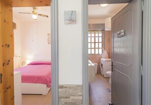 2 多间卧室、免费 WiFi、床单
