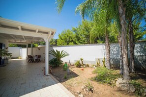 Outdoor dining - Villetta Olimpia Near The Beach (Melendugno)