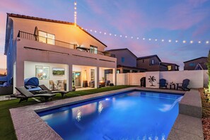 Outdoor pool, a heated pool - Desert Oasis - Heated Pool (Phoenix)