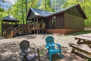 Terrace/patio - Hoot N Holler in Hochatown/Broken Bow, OK (Broken Bow)