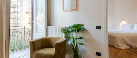 1 bedroom, in-room safe, desk, iron/ironing board