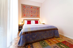 2 Schlafzimmer, Zimmersafe, Schreibtisch, Bügeleisen/Bügelbrett