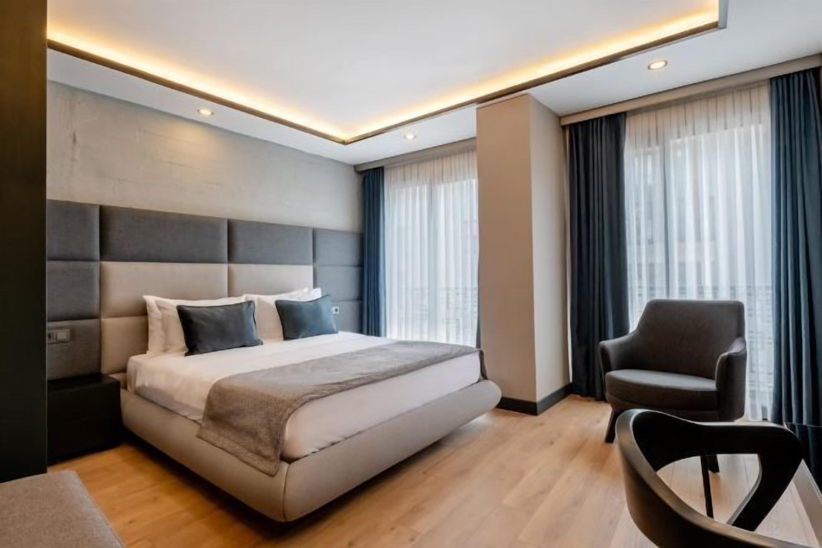 In-room safe, iron/ironing board, free WiFi, bed sheets