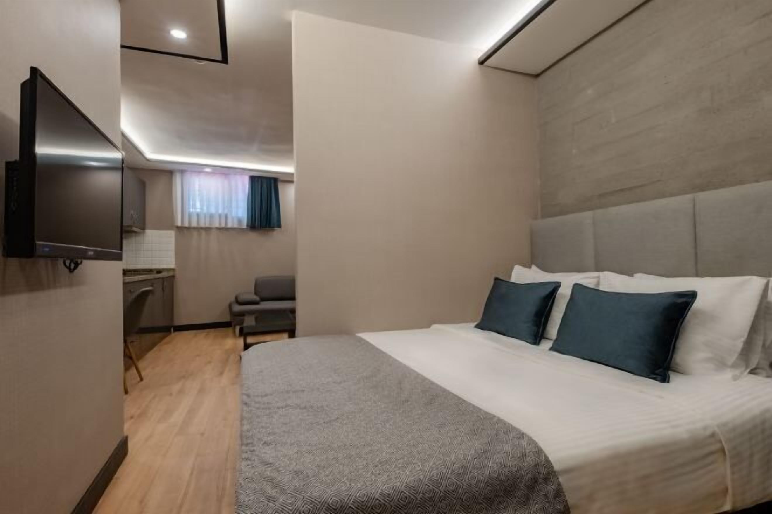 In-room safe, iron/ironing board, free WiFi, bed sheets