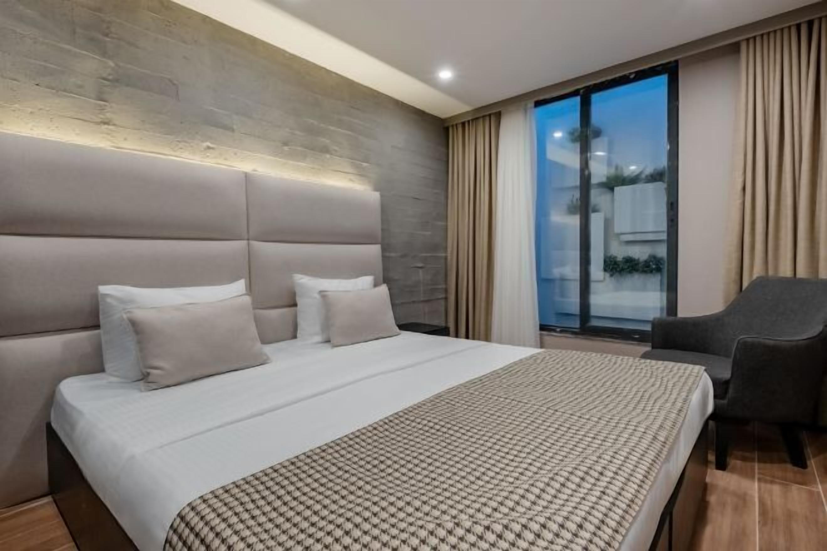 In-room safe, iron/ironing board, free WiFi, bed sheets