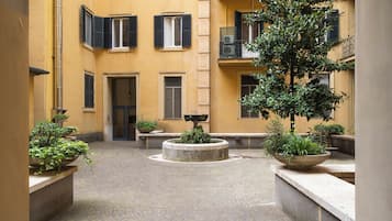 Cour