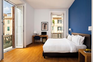 Standard Triple Room, City View | Peralatan tempat tidur premium, gebar bulu kapas, tilam berlapik 