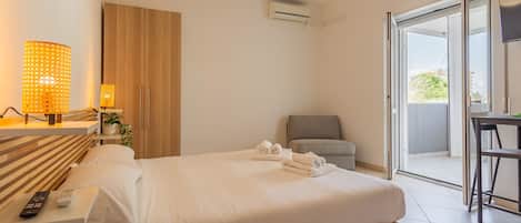 1 bedroom, free WiFi, bed sheets