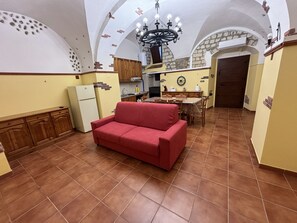 TV - Mimmo's tastefully renovated house located in the historic part! (Foggia)