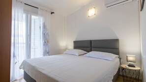 4 bedrooms, WiFi, bed sheets