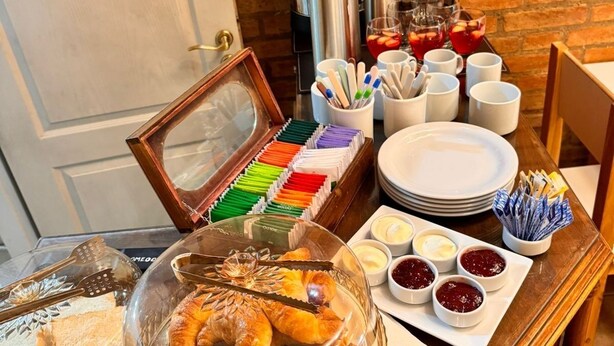 Free daily buffet breakfast  - HOTEL CUESTA DEL VIENTO (San Juan)