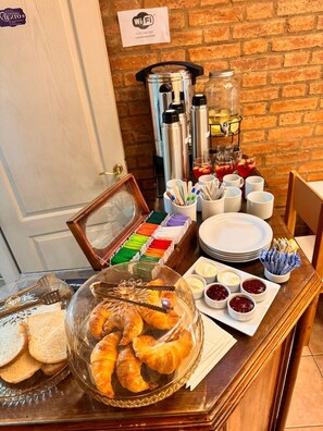 Breakfast buffet - HOTEL CUESTA DEL VIENTO (San Juan)