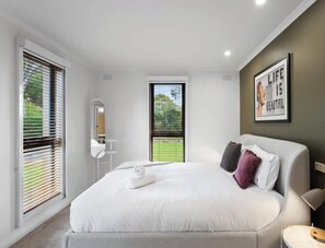 4 bedrooms, desk, iron/ironing board, travel cot