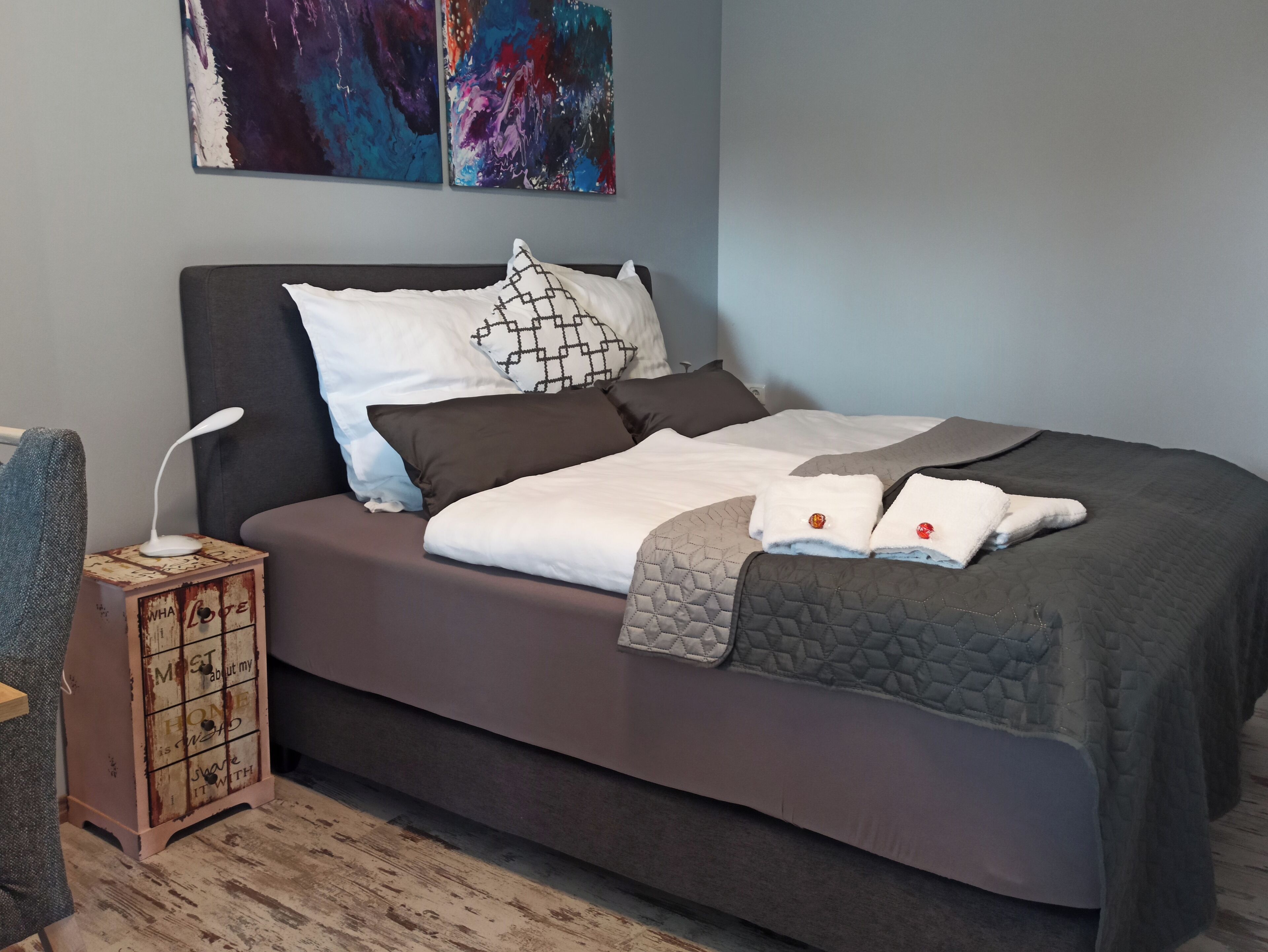 Chambre Double Confort, non-fumeur, vue jardin | Coin séjour