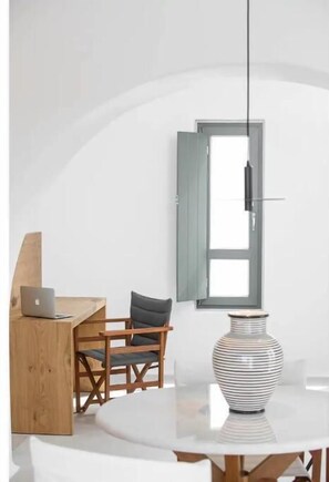 Dining - Alio Suite (Naxos)