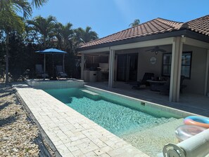 Ferienhaus, 3 Schlafzimmer, barrierefrei, eigener Pool | Außenbereich