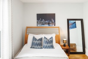 3 Schlafzimmer, Schreibtisch, Bügeleisen/Bügelbrett, Reisekinderbett