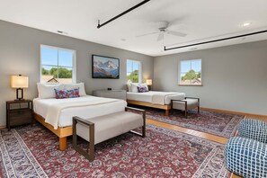 3 bedrooms, desk, iron/ironing board, WiFi