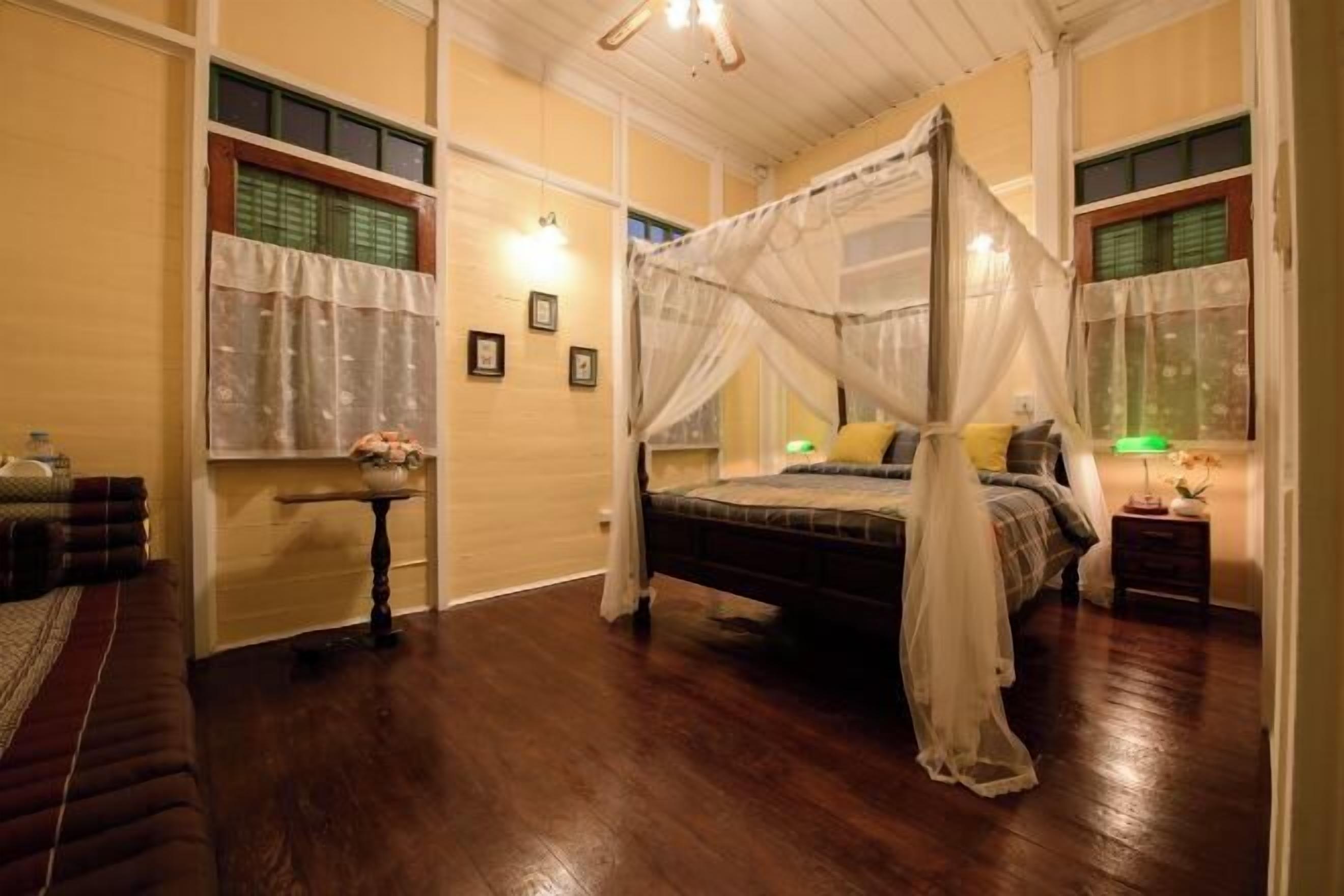 Ylelliset vuodevaatteet, ilmaiset minibaarituotteet