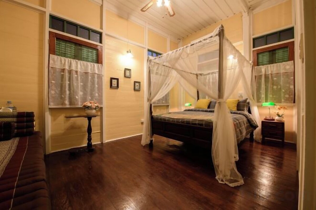 Roupas de cama premium, frigobar (abastecido com itens grátis)