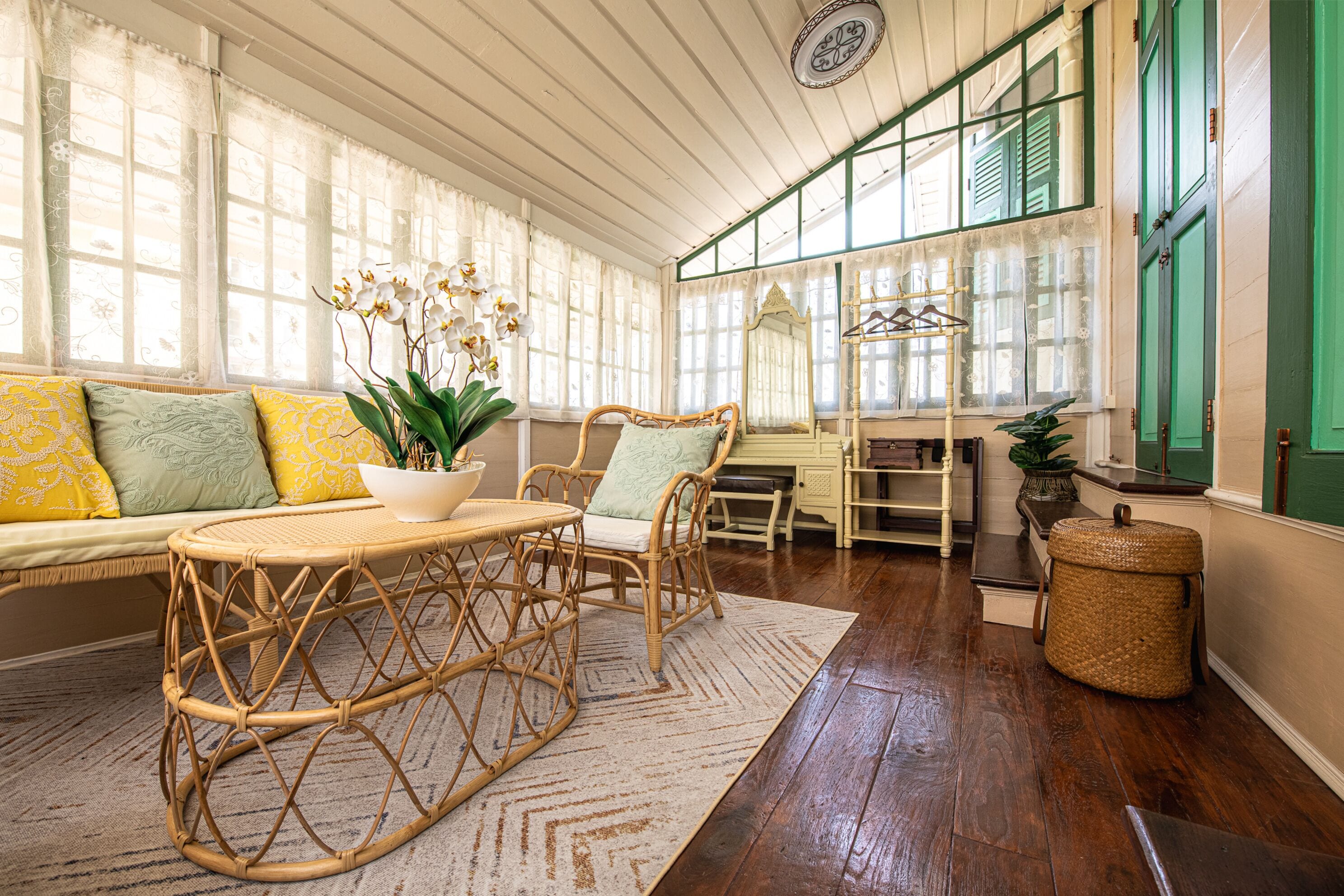 Quarto executivo, 1 cama King, para não fumantes, banheiro privativo | Área de estar | Smart TV 32 polegadas com canais digitais