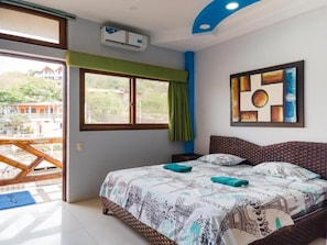 Soundproofing, free WiFi, bed sheets - Hotel Sol y Playa Montañita (Manglaralto)