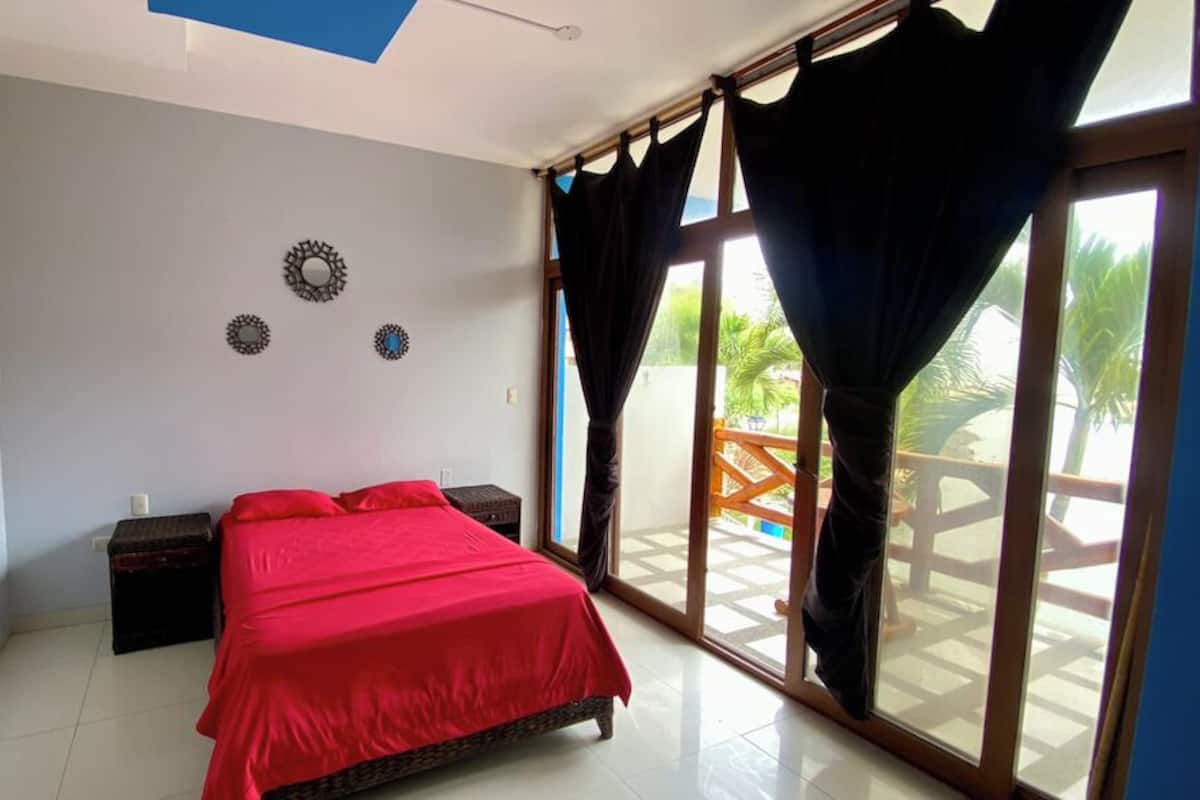 Habitación cuádruple superior | Sistema de insonorización, wifi gratis, ropa de cama