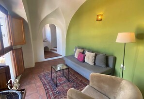 Superior Suite, Lake View | Living area