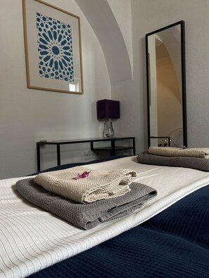 Caja de seguridad en la habitación y decoración personalizada