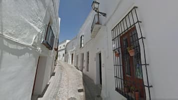 Vista frontal de la propiedad