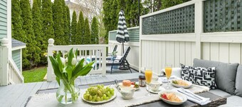 Historic 1878 Coastal Condo Downtown Bristol– Family Friendly, Private Hot Tub.