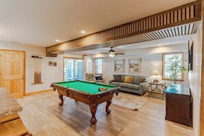Spielezimmer