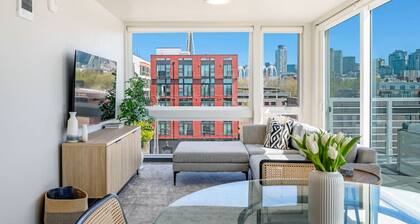 2BR Apt Panoramic Seattle Views | Private Balcony