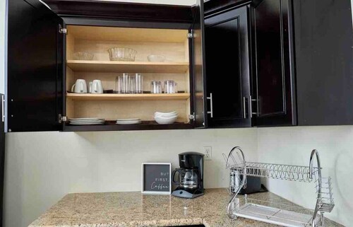 Delva’s Place-Gated 3 bedroom - Pet Friendly