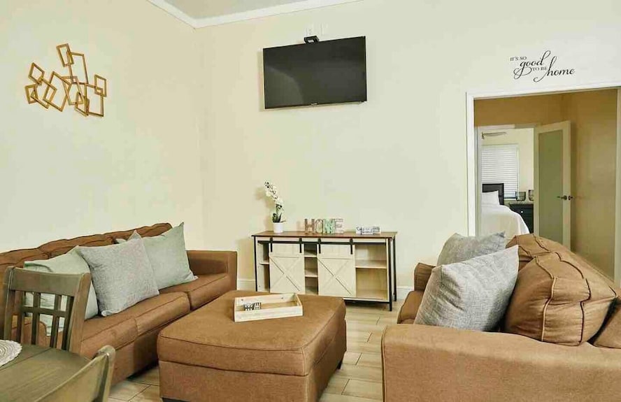 Delvas Place-gated 3 Bedroom - Pet Friendly - Freeport