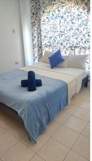2 bedrooms, iron/ironing board, WiFi, bed sheets