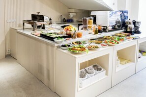 Desayuno buffet incluido todos los días