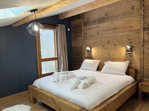 Marie des Neiges | Stylish new central duplex