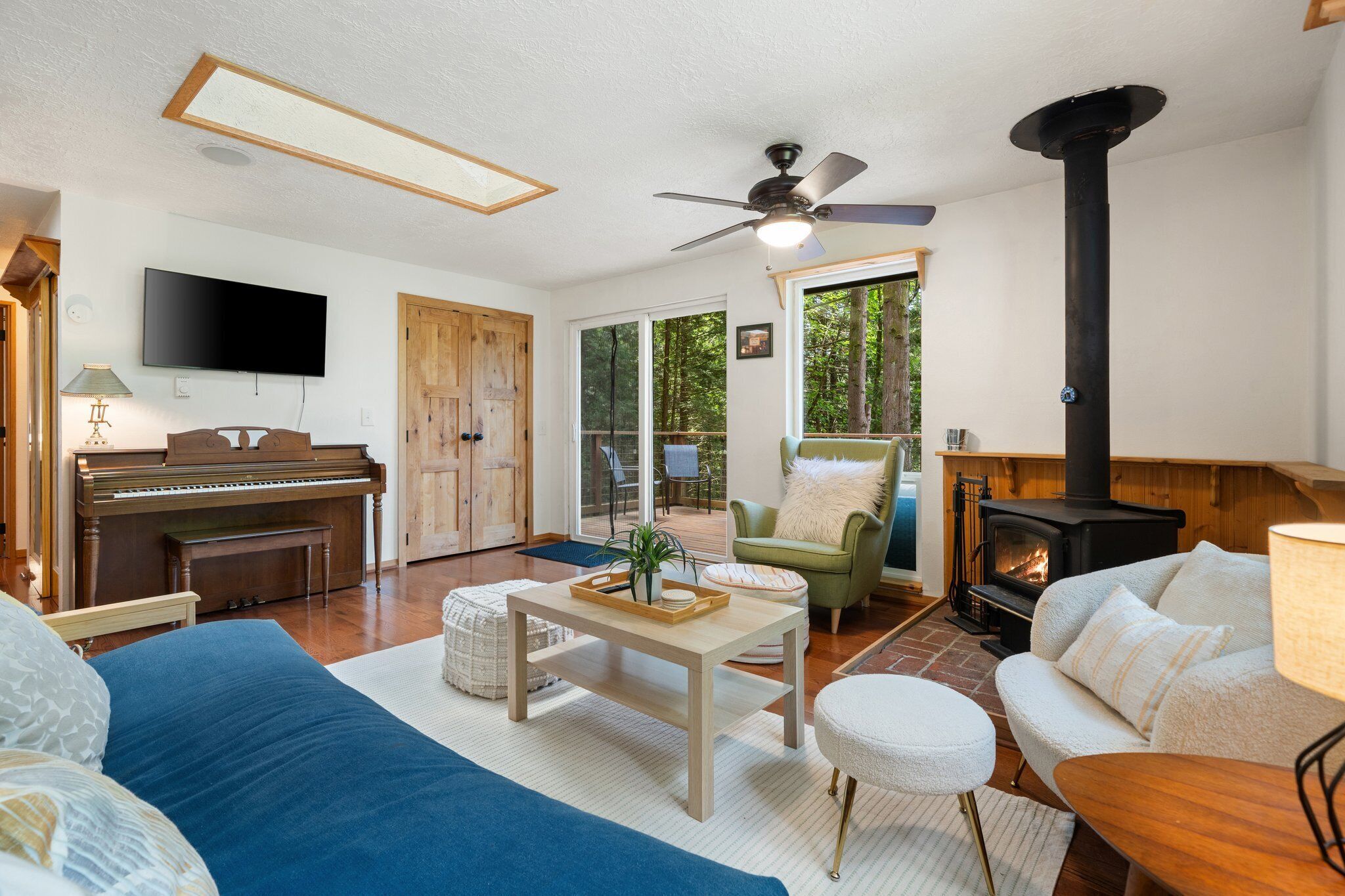 Evergreen Cabin- Serene Getaway Close To Mountain Biking, Hiking & Skiing - Lost Lake, Bellingham