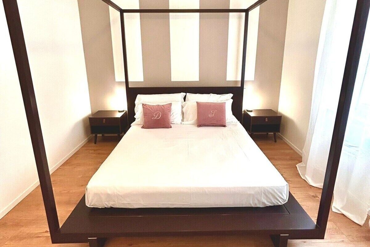 Double Room, Private Bathroom, City View (1) | Hypo-allergenic bedding, individually decorated, individually furnished