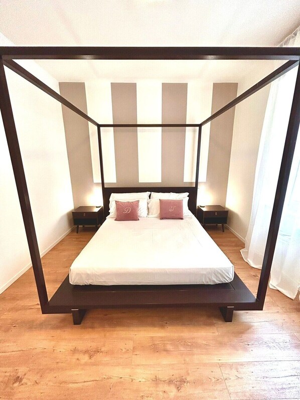 Doppelzimmer, eigenes Bad, Stadtblick (1) | Allergikerbettwaren, individuell dekoriert, individuell eingerichtet