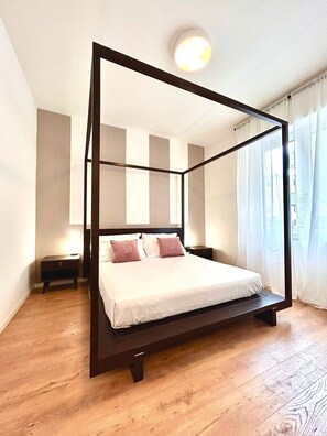 Doppelzimmer, eigenes Bad, Stadtblick (1) | Allergikerbettwaren, individuell dekoriert, individuell eingerichtet