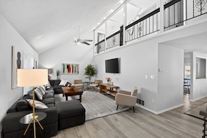 TV, fireplace