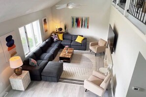 TV, fireplace