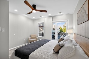 5 bedrooms, desk, iron/ironing board, WiFi