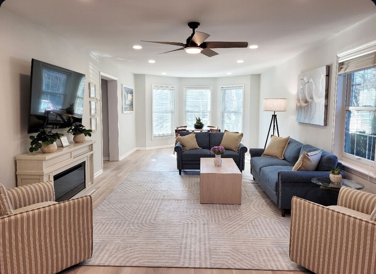 Smart TV, fireplace