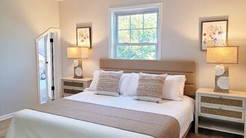 5 bedrooms, desk, iron/ironing board, travel cot