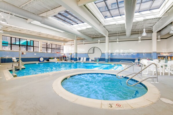 Inomhuspool och uppvärmd pool