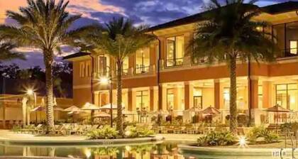 8 Minutes to Disney AMAZING Vacation House Private Heated HotTub Relaxing Resort